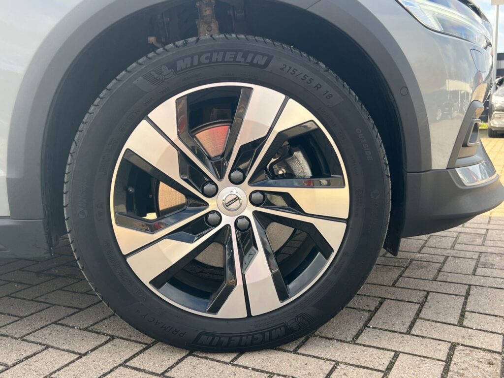Volvo V60 B4 Cross Country Plus AWD/Leder/BLIS/hzb.FS – Bild 16