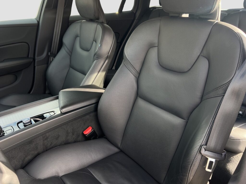 Volvo V60 B4 CC Plus AWD/Leder/Navi/Kam/BLIS/hzb.LK – Bild 13