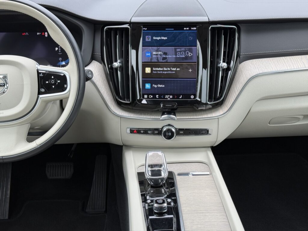 Volvo XC60 B5 Inscription AWD/AHK/Standhz/Kam/Four-C – Bild 11