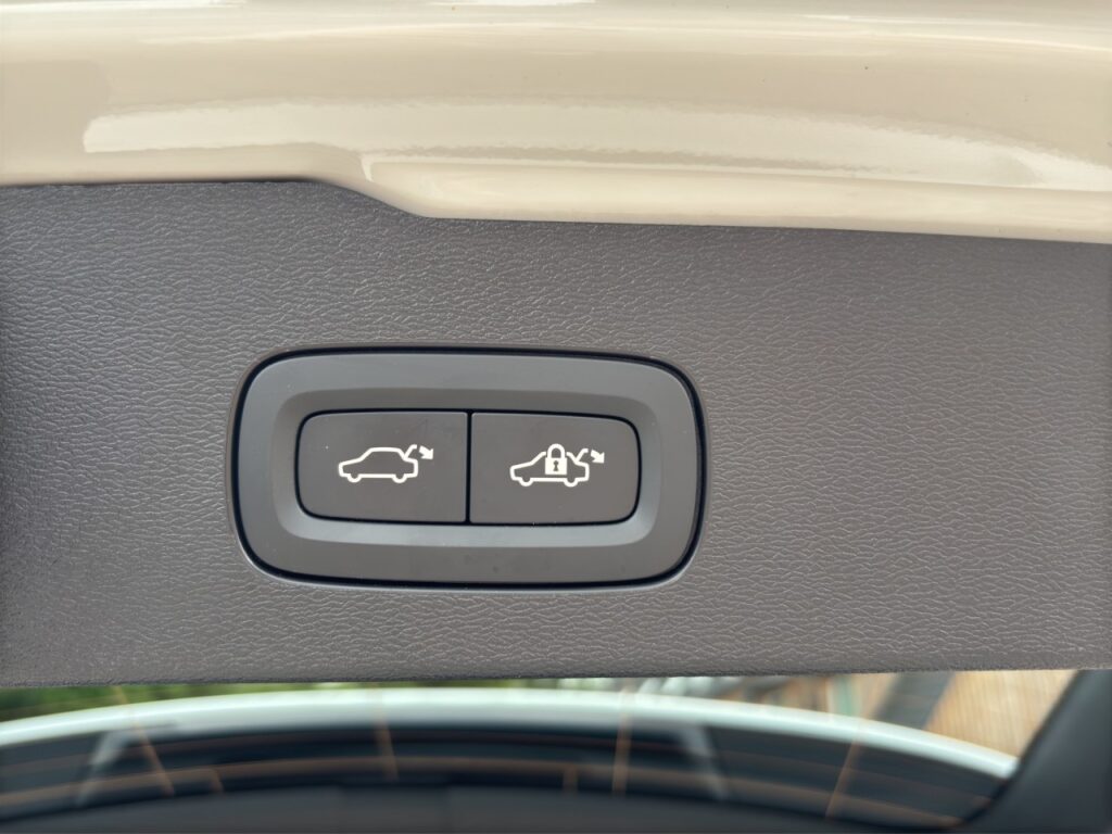 Volvo V60 B4 Plus Dark/Navi/LED/Pano/360K/Head-Up/H&K – Bild 19