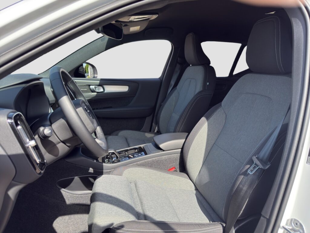 Volvo XC40 Plus B3 Dark/Navi/LED/Standhz/360Kam/el.HKL – Bild 13
