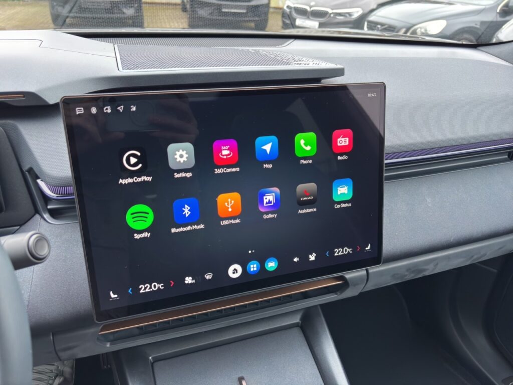 Lynk & Co 08 More Plug-In Hybrid / Pano / Matrix / 360Grad – Bild 21