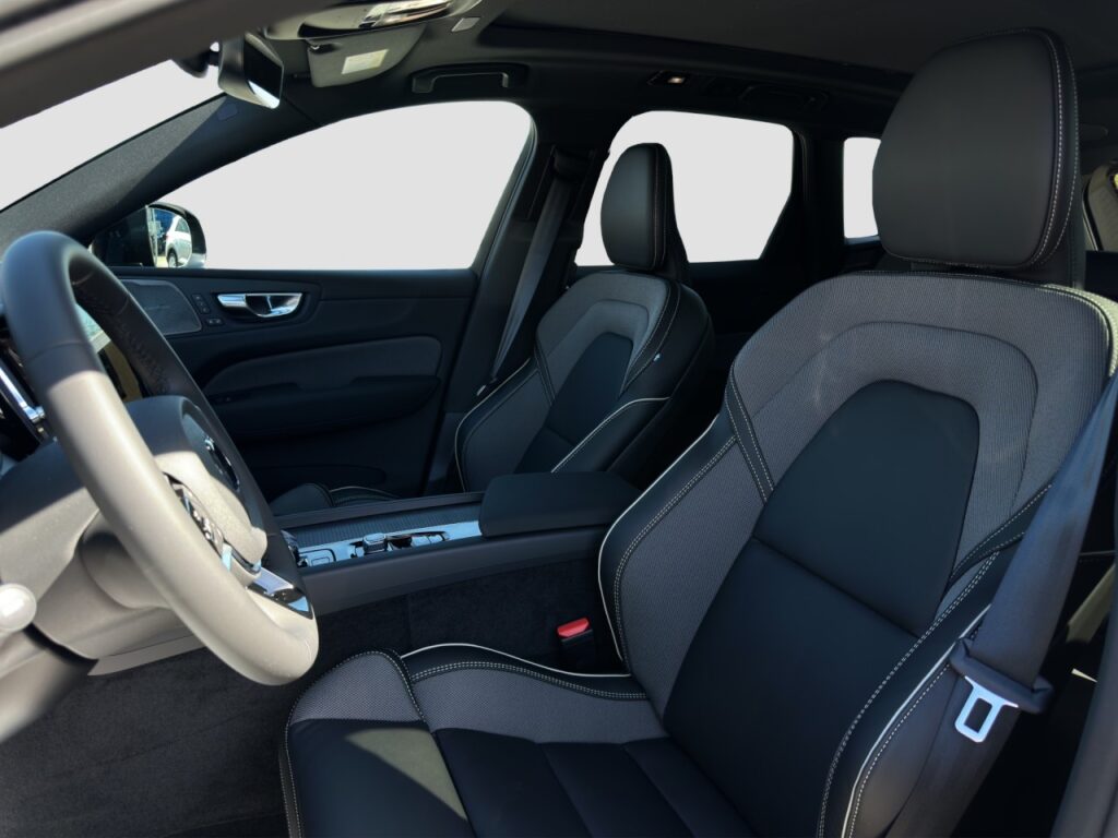Volvo XC60 T8 AWD Ultra Black Edition Plug-In – Bild 13