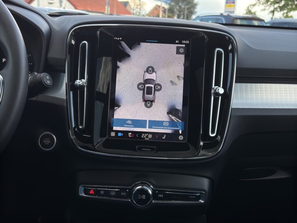 Volvo XC40 B3 Plus Black Edition/Navi/Pano/360K/20Zoll – Bild 20