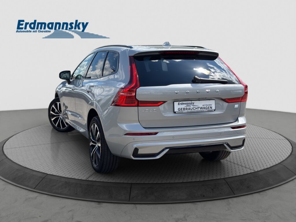 Volvo XC60 T8 Ultimate Dark Plug-In Hybrid AWD/Pano – Bild 2