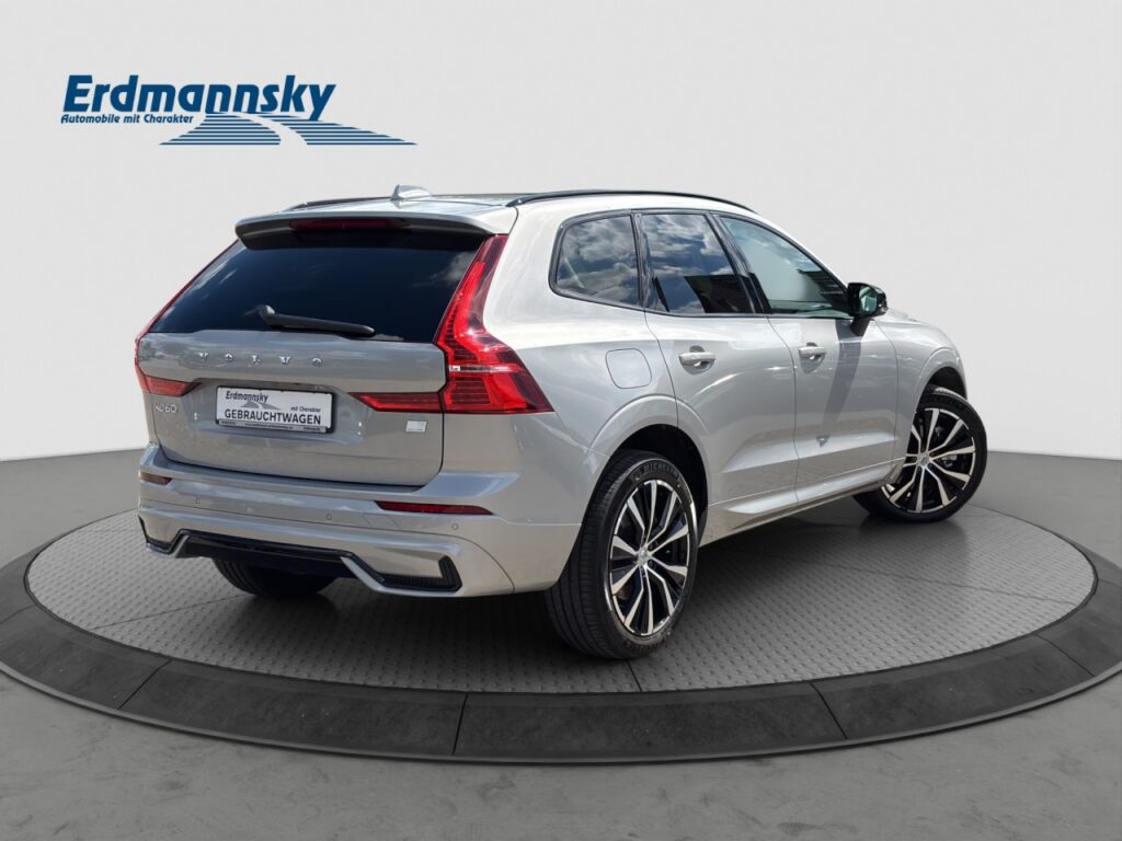 Volvo XC60 T8 Ultimate Dark Plug-In Hybrid AWD/Pano – Bild 4