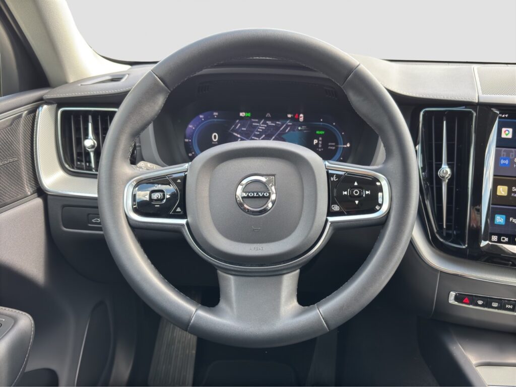 Volvo XC60 T8 Ultimate Dark Plug-In Hybrid AWD/Pano – Bild 7