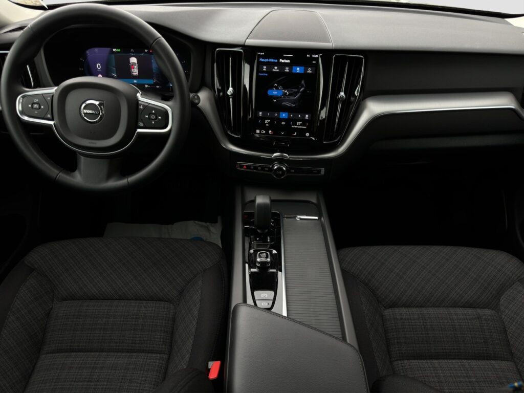 Volvo XC60 B4 Core AWD/Navi/LED/AHK/4xSHZ/hzb.LK/hz.FS – Bild 10