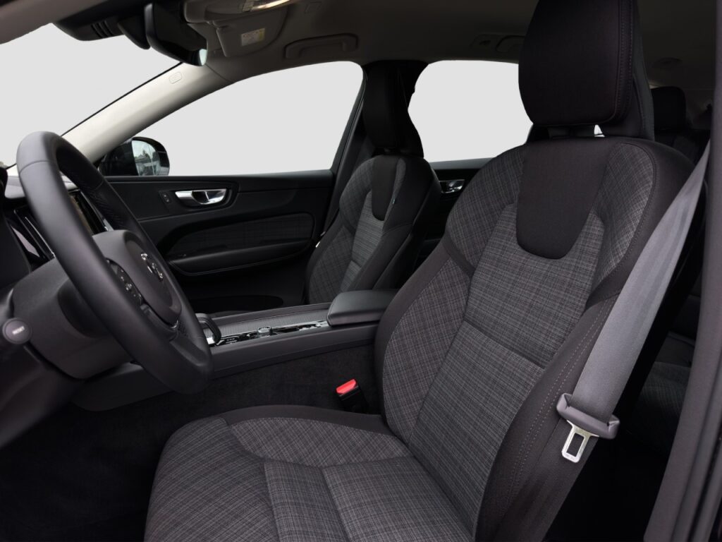 Volvo XC60 B4 Core AWD/Navi/LED/AHK/4xSHZ/hzb.LK/hz.FS – Bild 13