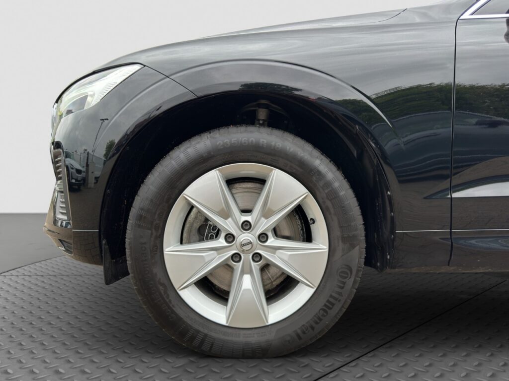 Volvo XC60 B4 Core AWD/Navi/LED/AHK/4xSHZ/hzb.LK/hz.FS – Bild 17