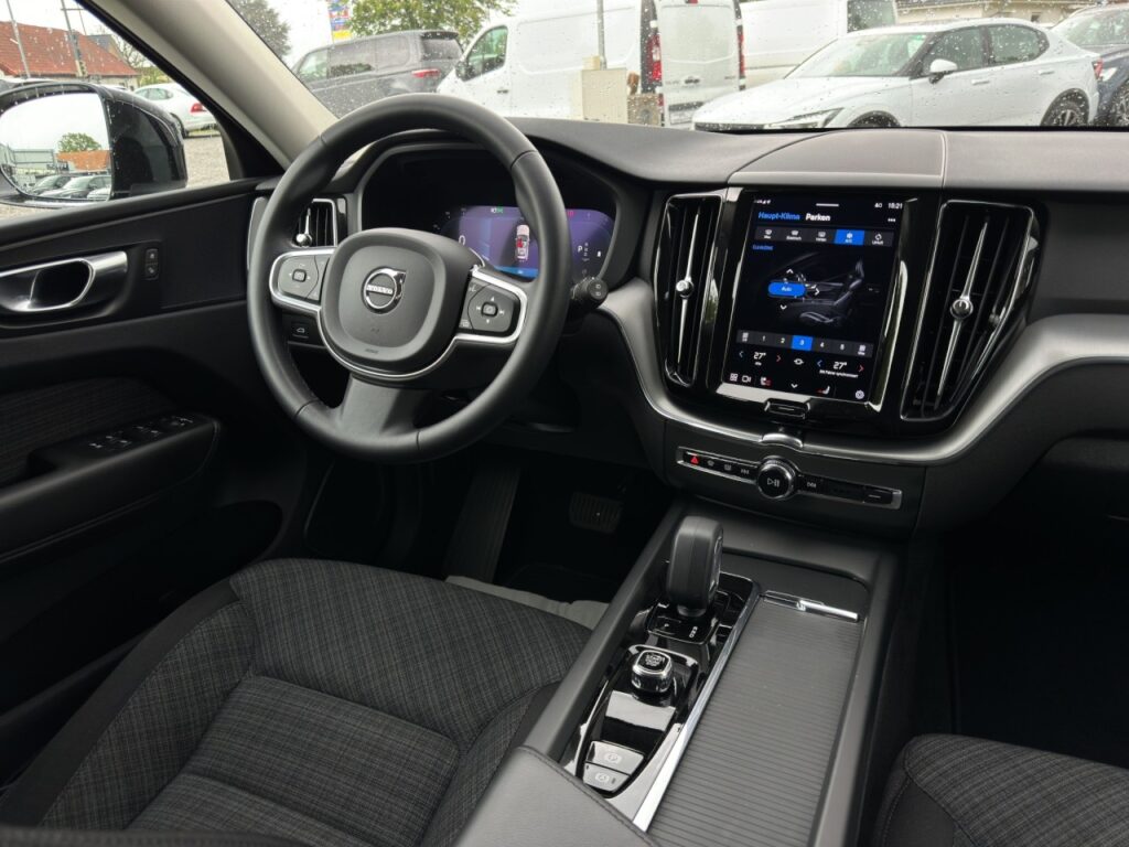 Volvo XC60 B4 Core AWD/Navi/LED/AHK/4xSHZ/hzb.LK/hz.FS – Bild 25