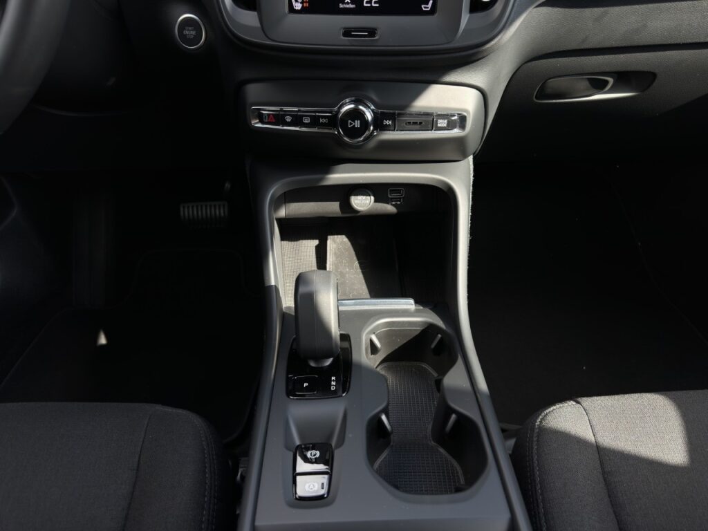 Volvo XC40 T4 Essential Plug-In Hybrid/Navi/Kam/GJR – Bild 11