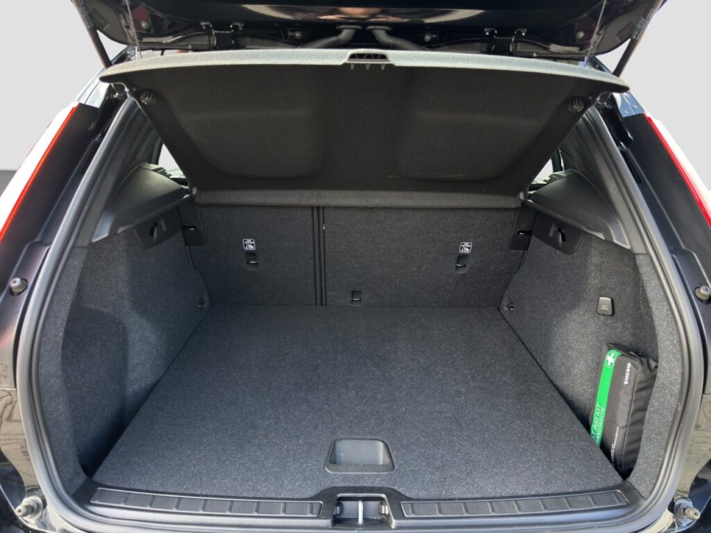 Volvo XC40 T4 Essential Plug-In Hybrid/Navi/Kam/GJR – Bild 15