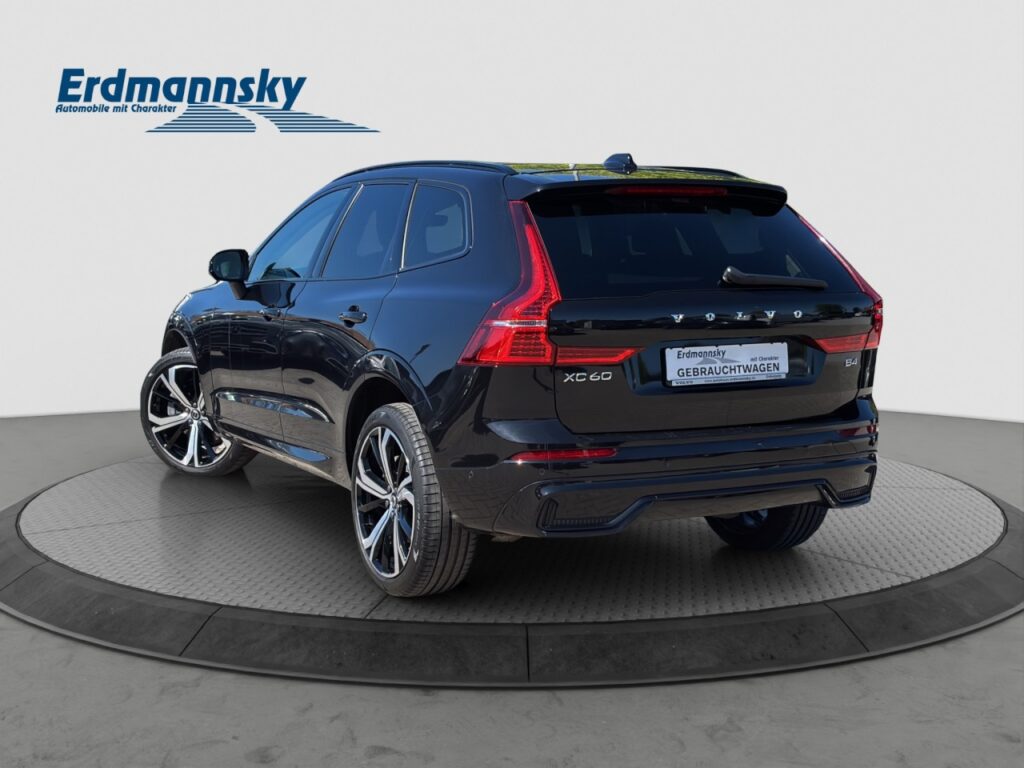 Volvo XC60 B4 Ultimate Dark/Pano/AHK/StHz/Four-C/21Zo – Bild 2