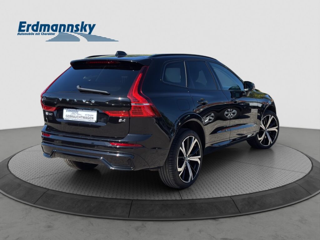 Volvo XC60 B4 Ultimate Dark/Pano/AHK/StHz/Four-C/21Zo – Bild 4