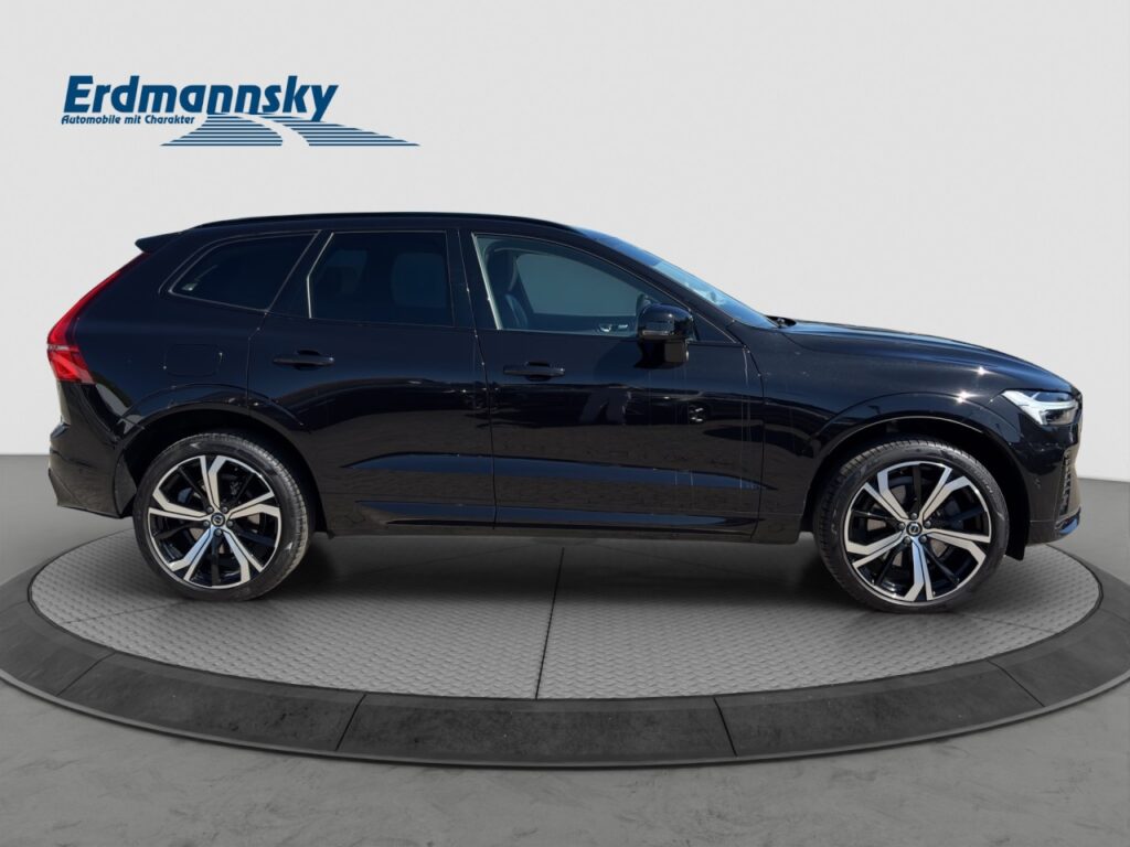 Volvo XC60 B4 Ultimate Dark/Pano/AHK/StHz/Four-C/21Zo – Bild 6