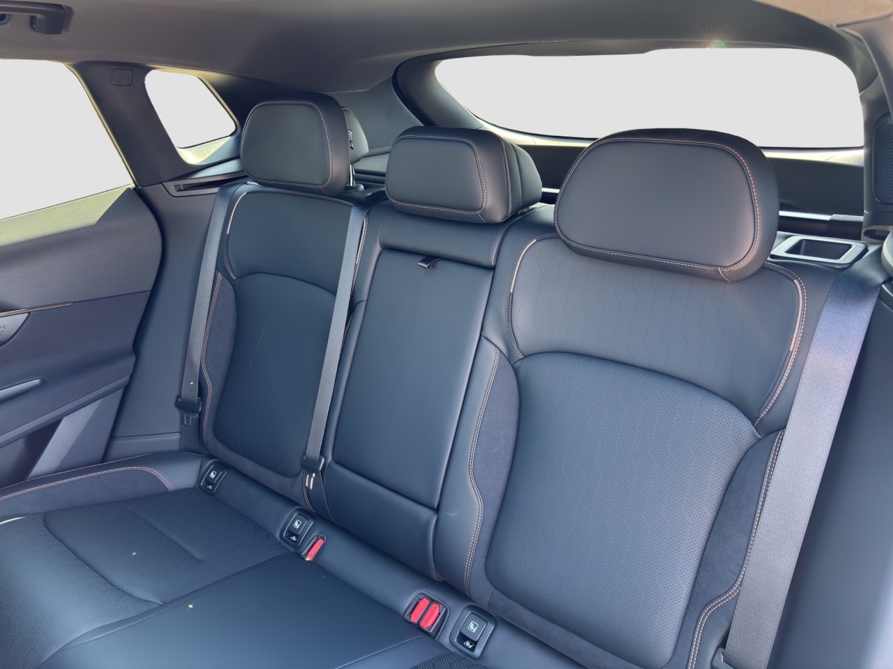 Lynk & Co 08 More Plug-In Hybrid / Pano / Matrix / 360Grad – Bild 15