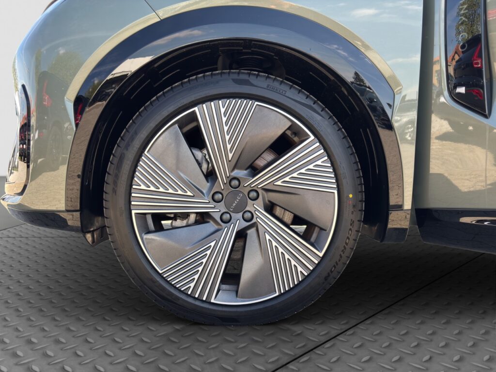 Lynk & Co 08 More Plug-In Hybrid / Pano / Matrix / 360Grad – Bild 19