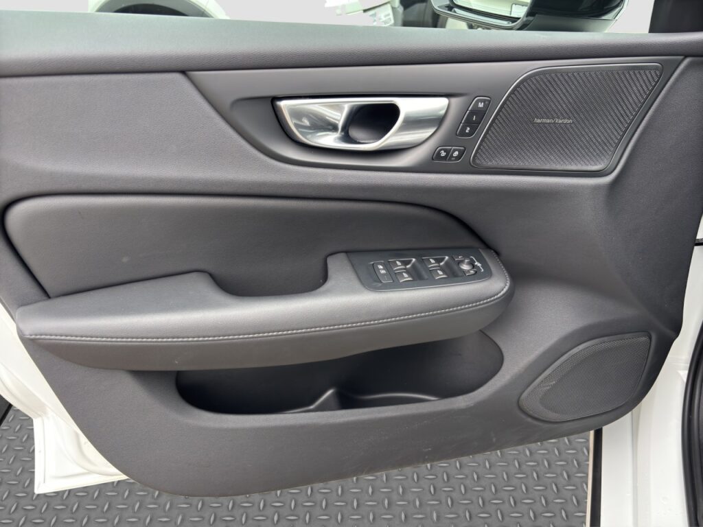 Volvo V60 B4 Plus Dark/Navi/LED/Pano/360K/Head-Up/H&K – Bild 12