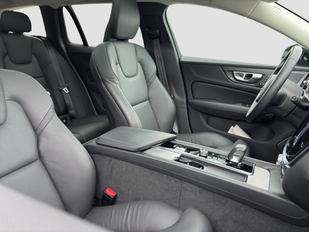 Volvo V60 B4 Plus Dark/Navi/LED/Pano/360K/Head-Up/H&K – Bild 17