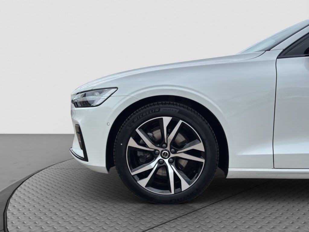 Volvo V60 B4 Plus Dark/Navi/LED/Pano/360K/Head-Up/H&K – Bild 18