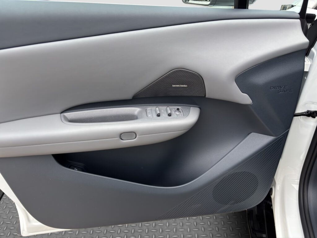 Lynk & Co 02 More / Pano / Harman-Kardon / Selfie-Kamera – Bild 12