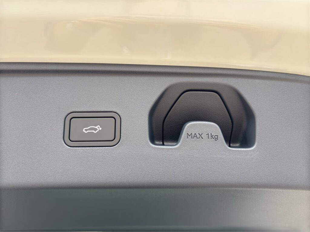 Lynk & Co 02 More / Pano / Harman-Kardon / Selfie-Kamera – Bild 19
