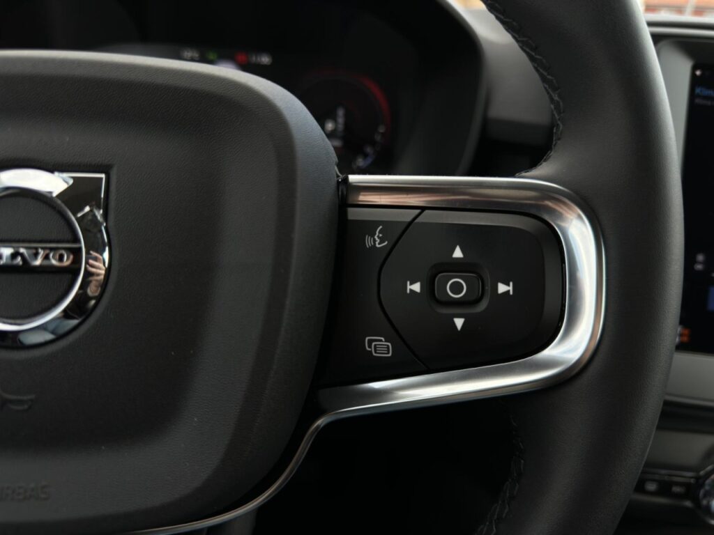 Volvo XC40 T4 Essential Plug-In Hybrid/Navi/Kam/hzb.LK – Bild 21