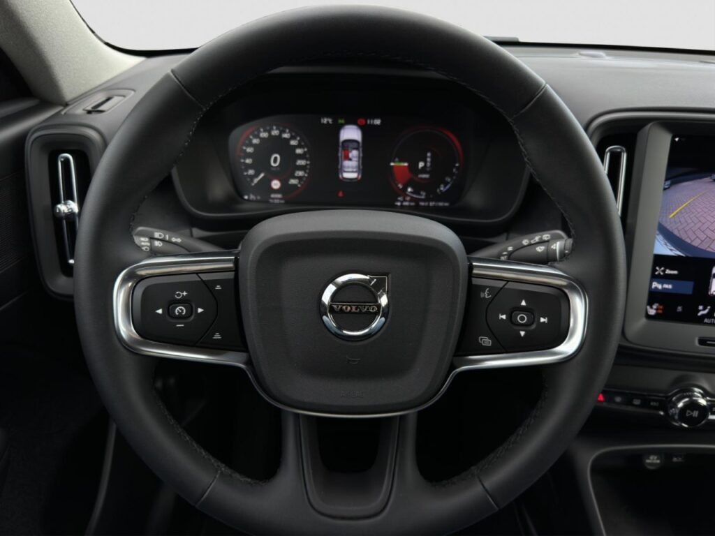 Volvo XC40 T4 Essential Plug-In Hybrid/Navi/Kam/hzb.LK – Bild 7