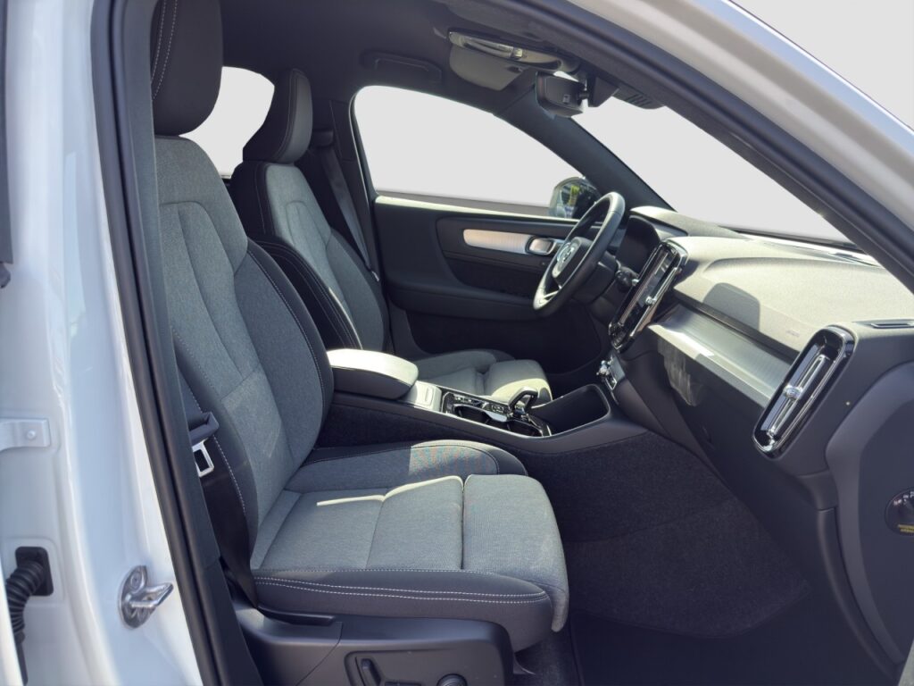Volvo XC40 Plus B3 Dark/Navi/LED/Standhz/360Kam/el.HKL – Bild 16