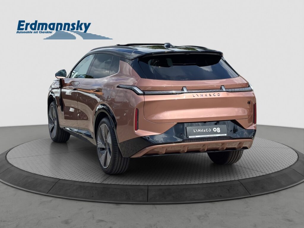 Lynk & Co 08 More Plug-In Hybrid / Pano / Sahara Dune – Bild 2