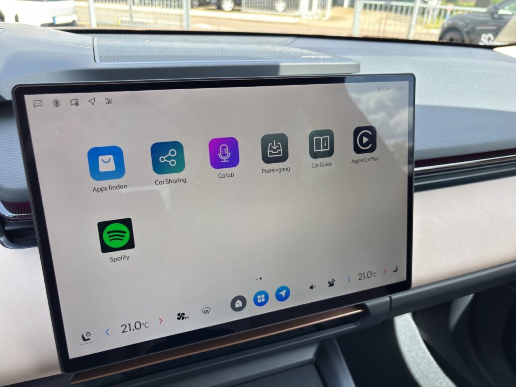Lynk & Co 08 More Plug-In Hybrid / Pano / Sahara Dune – Bild 23