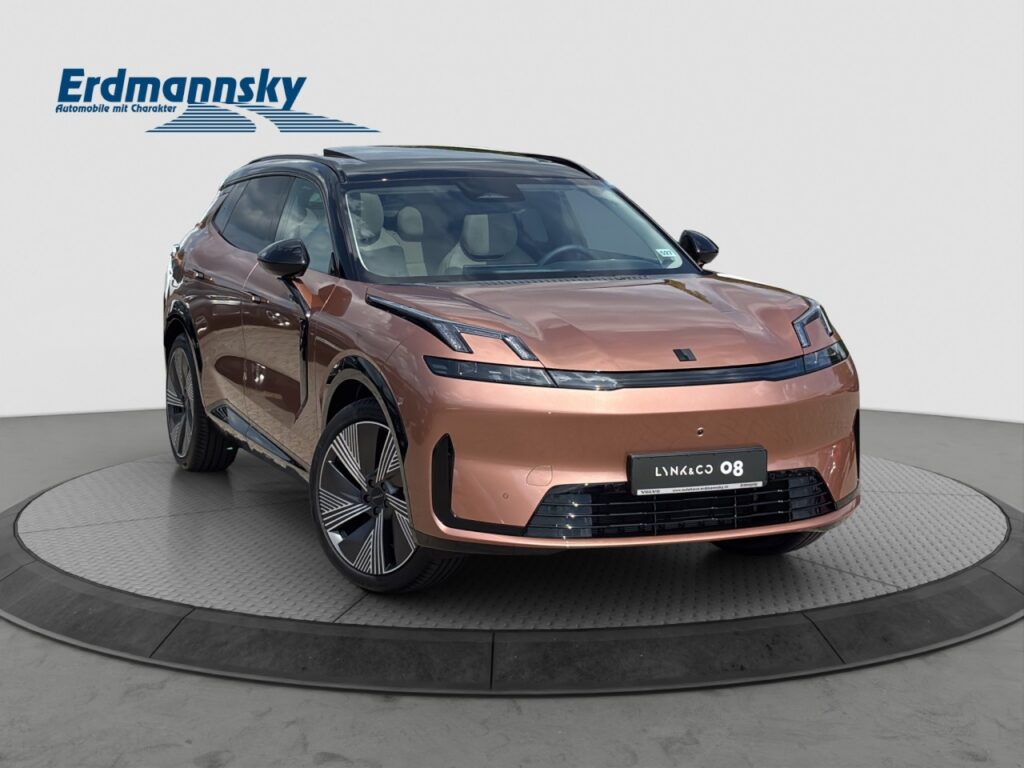 Lynk & Co 08 More Plug-In Hybrid / Pano / Sahara Dune – Bild 3