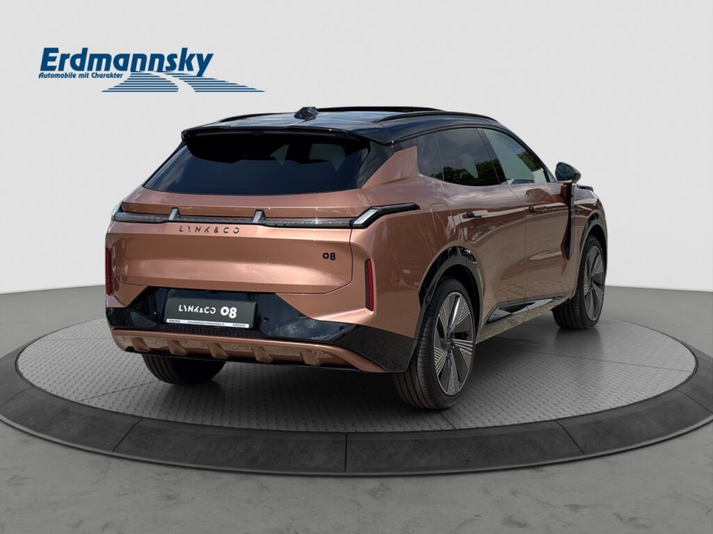 Lynk & Co 08 More Plug-In Hybrid / Pano / Sahara Dune – Bild 4