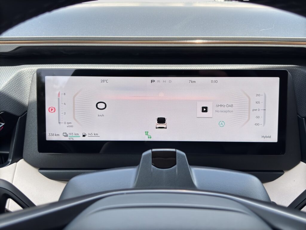 Lynk & Co 08 More Plug-In Hybrid / Pano / Sahara Dune – Bild 8