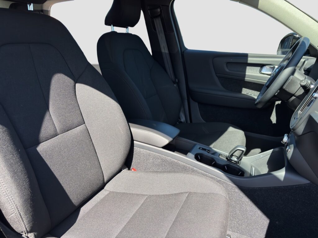 Volvo XC40 T4 Essential Plug-In Hybrid/Navi/Kam/StHz – Bild 15