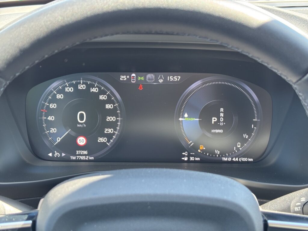 Volvo XC40 T4 Essential Plug-In Hybrid/Navi/Kam/StHz – Bild 8