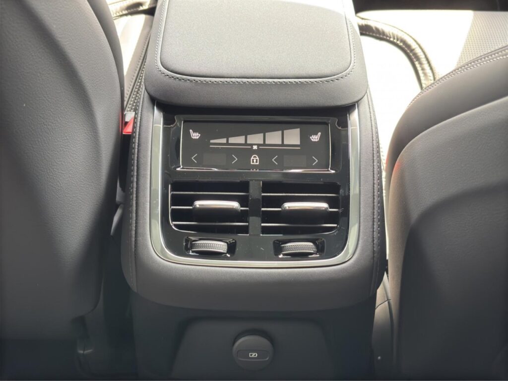 Volvo XC90 T8 Ultra Dark Plug-In Hybrid / Massage – Bild 24