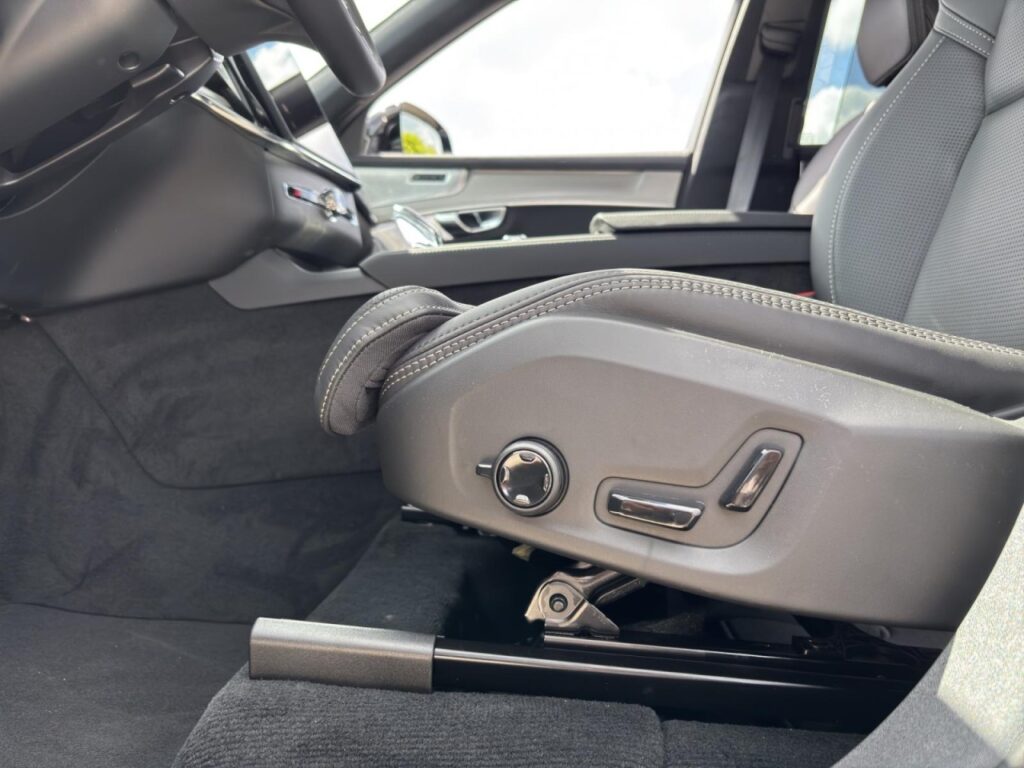 Volvo XC90 T8 Ultra Dark Plug-In Hybrid / Massage – Bild 25