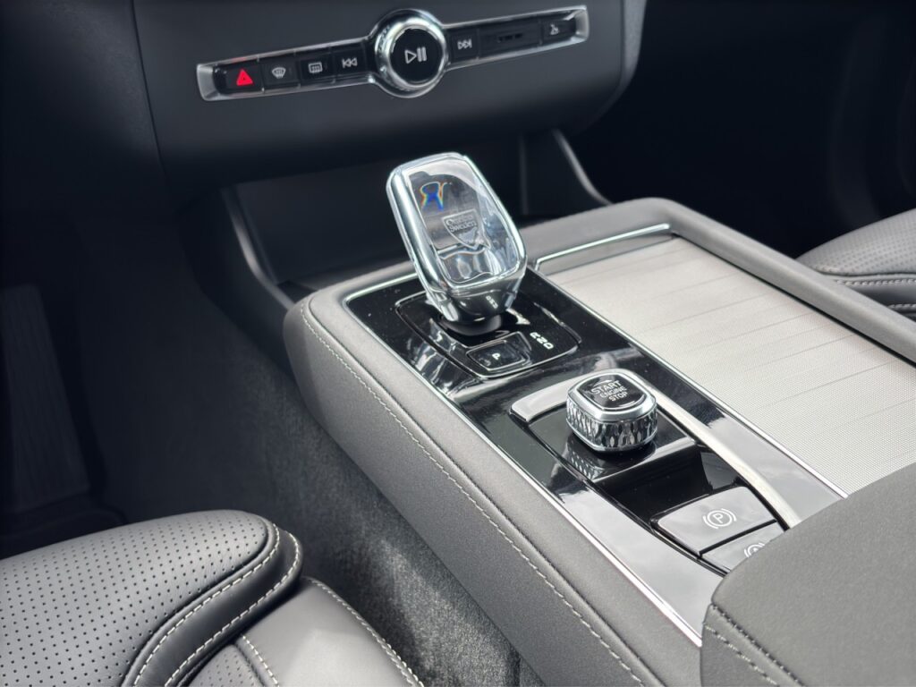 Volvo XC90 T8 Ultra Dark Plug-In / Bowers & Wilkins – Bild 11