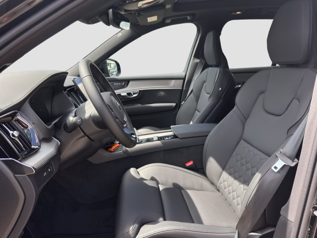 Volvo XC90 T8 Plus Dark Plug-In Hybrid / GJR / Pano – Bild 12