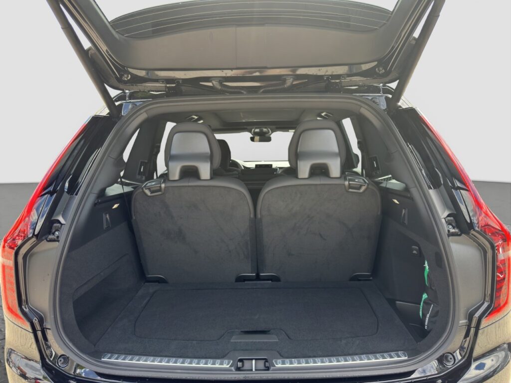 Volvo XC90 T8 Plus Dark Plug-In Hybrid / GJR / Pano – Bild 14