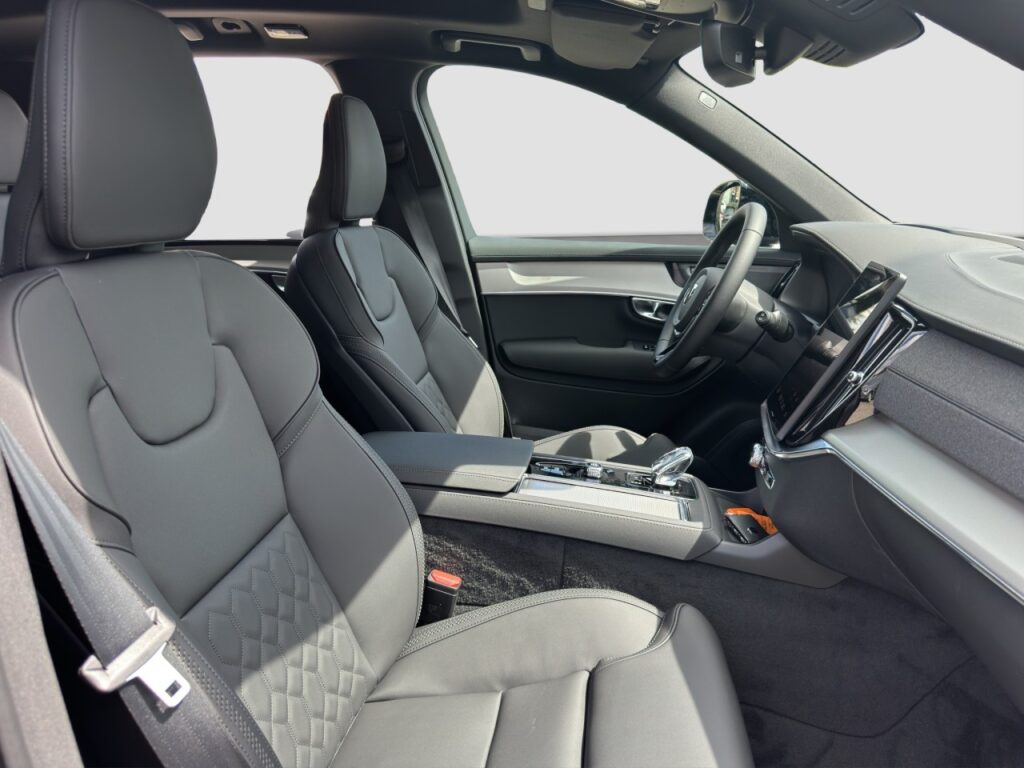 Volvo XC90 T8 Plus Dark Plug-In Hybrid / GJR / Pano – Bild 15