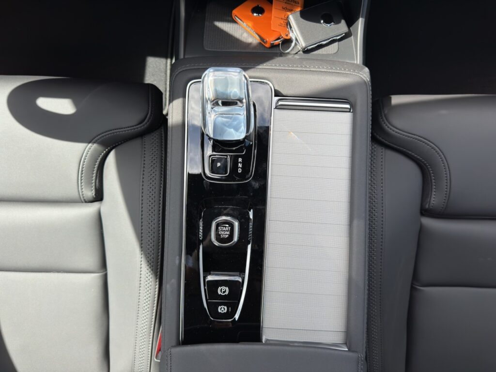 Volvo XC90 T8 Plus Dark Plug-In Hybrid / GJR / Pano – Bild 18