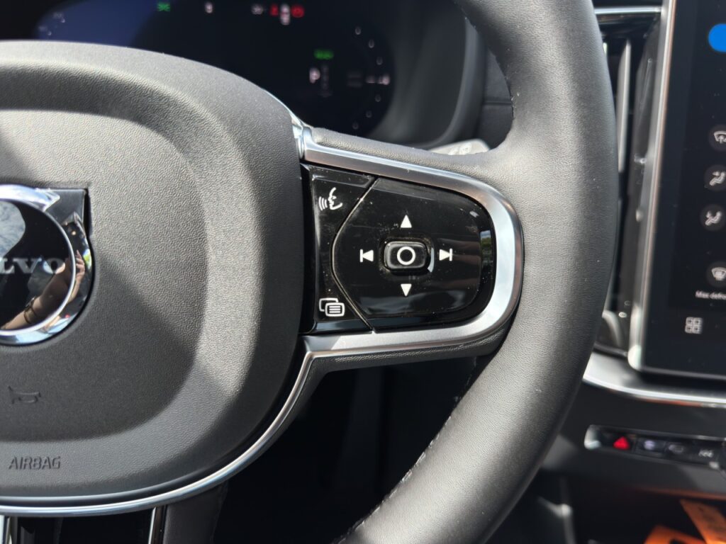 Volvo XC90 T8 Plus Dark Plug-In Hybrid / GJR / Pano – Bild 21