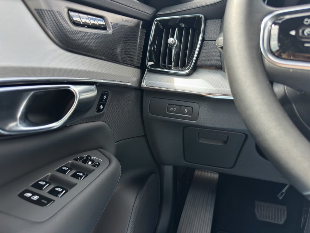 Volvo XC90 T8 Plus Dark Plug-In Hybrid / GJR / Pano – Bild 22