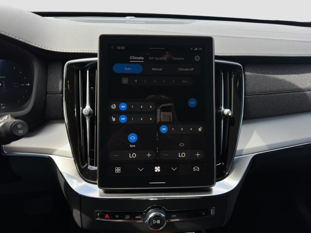 Volvo XC90 T8 Plus Dark Plug-In Hybrid / GJR / Pano – Bild 8