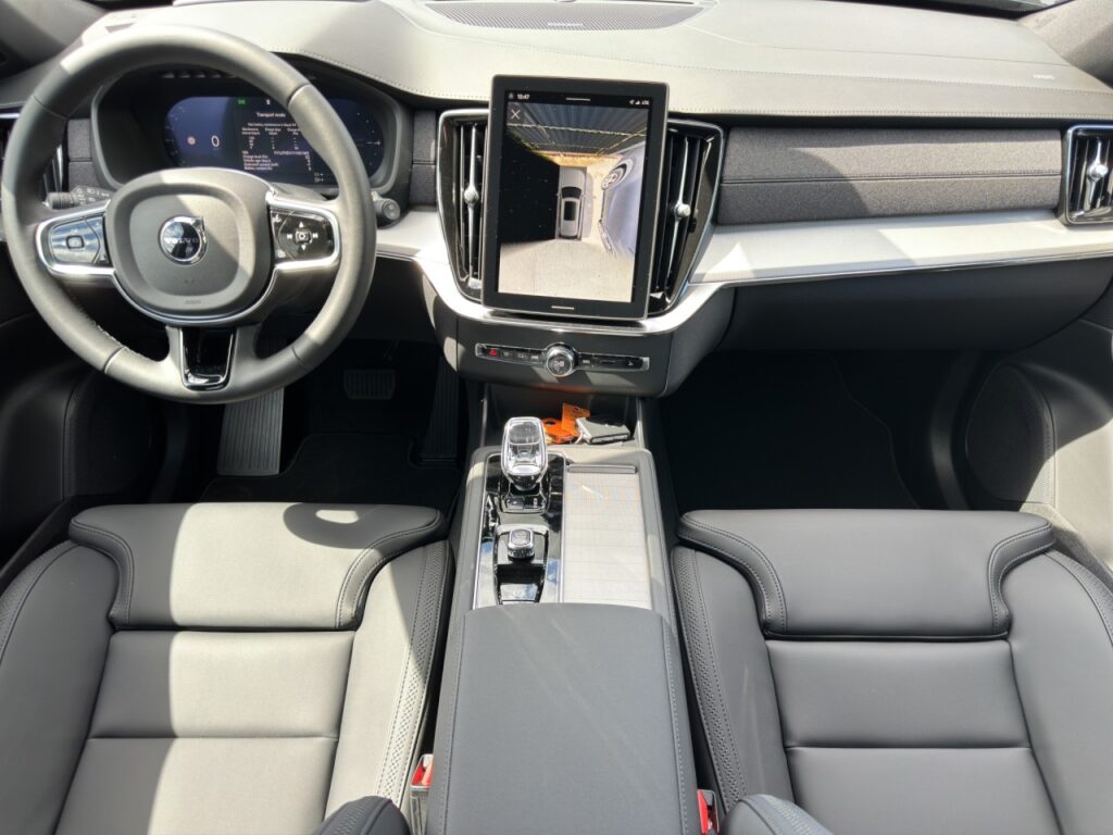 Volvo XC90 T8 Plus Dark Plug-In Hybrid / GJR / Pano – Bild 9