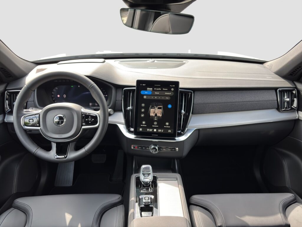 Volvo XC90 T8 Plus Dark Plug-In Hybrid / GJR / Pano – Bild 10