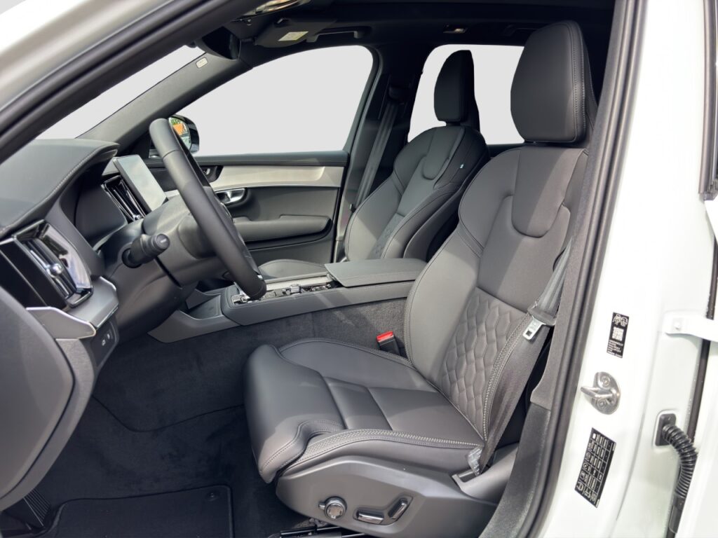 Volvo XC90 T8 Plus Dark Plug-In Hybrid / GJR / Pano – Bild 13